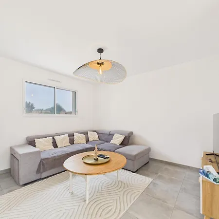 350m De La - Maison Avec Jardin Et Jacuzzi Pour 8