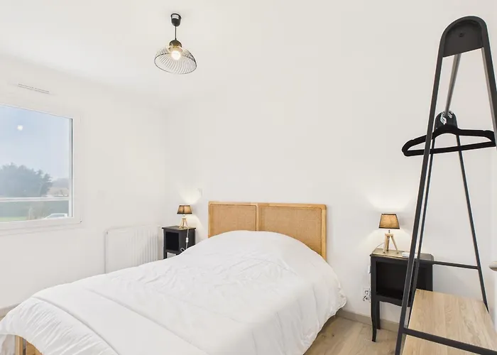 350m De La - Maison Avec Jardin Et Jacuzzi Pour 8 Hébergement de vacances