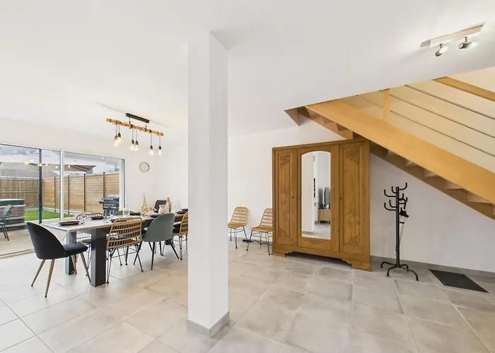 Hébergement de vacances 350m De La - Maison Avec Jardin Et Jacuzzi Pour 8