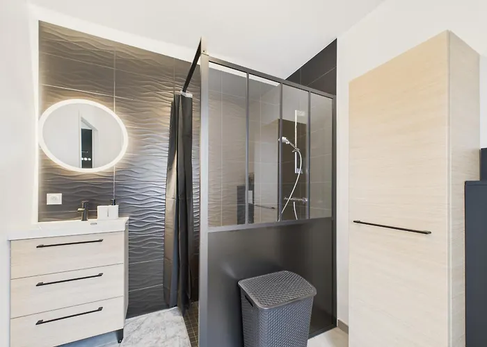 350m De La - Maison Avec Jardin Et Jacuzzi Pour 8 Hébergement de vacances *