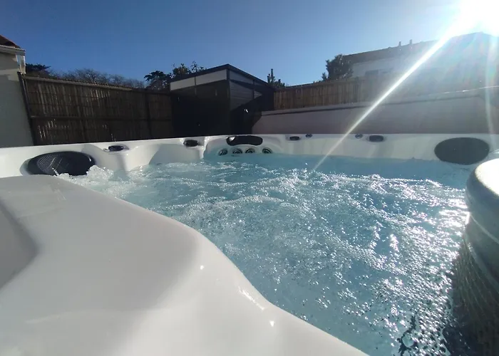 Hébergement de vacances 350m De La - Maison Avec Jardin Et Jacuzzi Pour 8 Saint-Vincent-sur-Jard