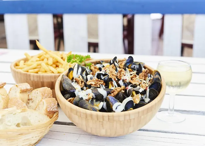 350m De La - Maison Avec Jardin Et Jacuzzi Pour 8